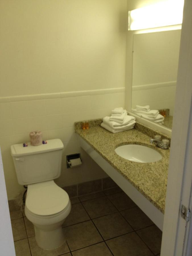 Weber Inn Kitchener Habitación foto